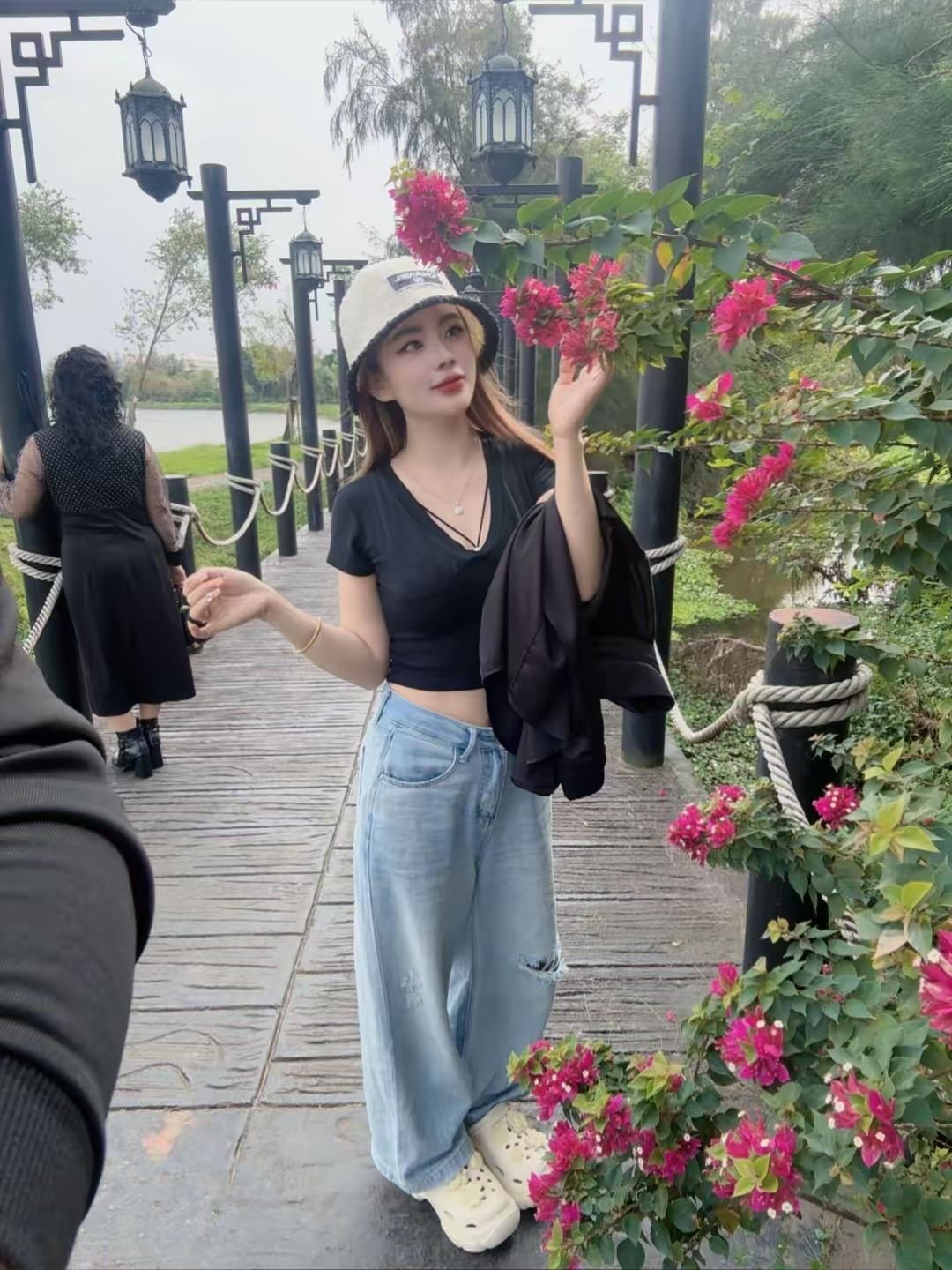 Lê Yến Nhi - Image 4