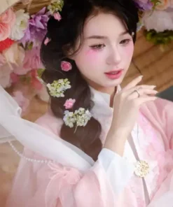 Concept "Silken Poetry" – Thi Ca Dịu Nhẹ Trong Tà Áo Lụa