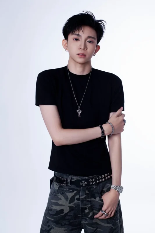 Concept “Dark Elegance” – Sự Thanh Lịch Mang Nét Cá Tính Và Lạnh Lùng 🖤