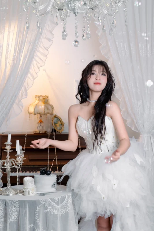 Concept “Sweet Birthday Light” – Sinh Nhật Ngọt Ngào Với Sự Rạng Rỡ Dịu Dàng 🎈