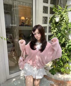Alternative view of Mai Ly